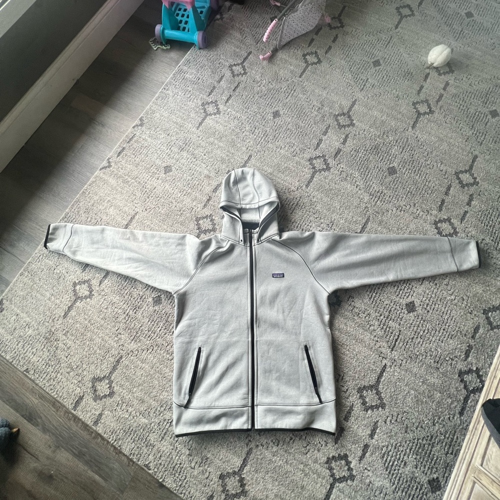 Men’s Patagonia hooded zip up jacket XXL.